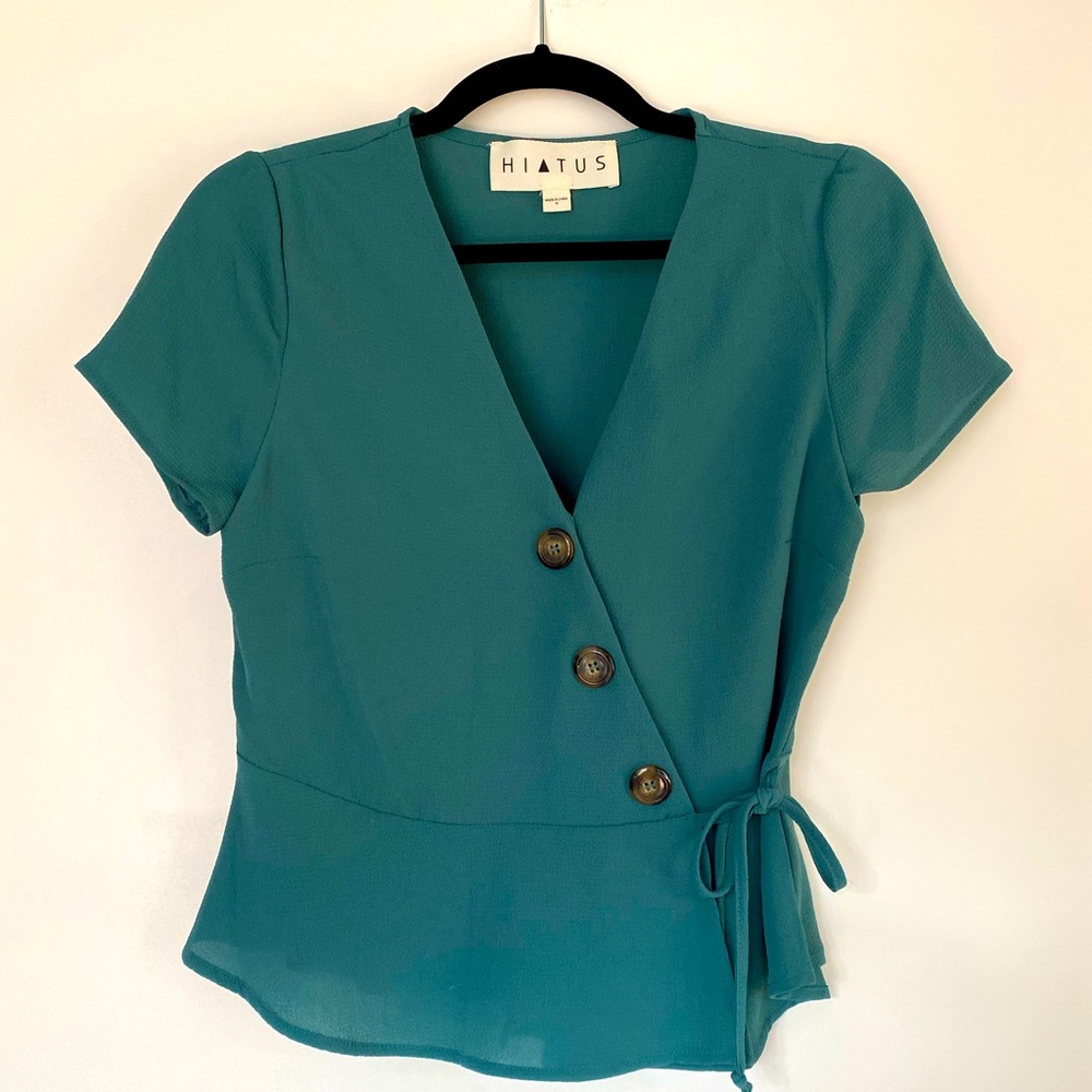 Women’s Crepe Fashionable Criss Cross Top